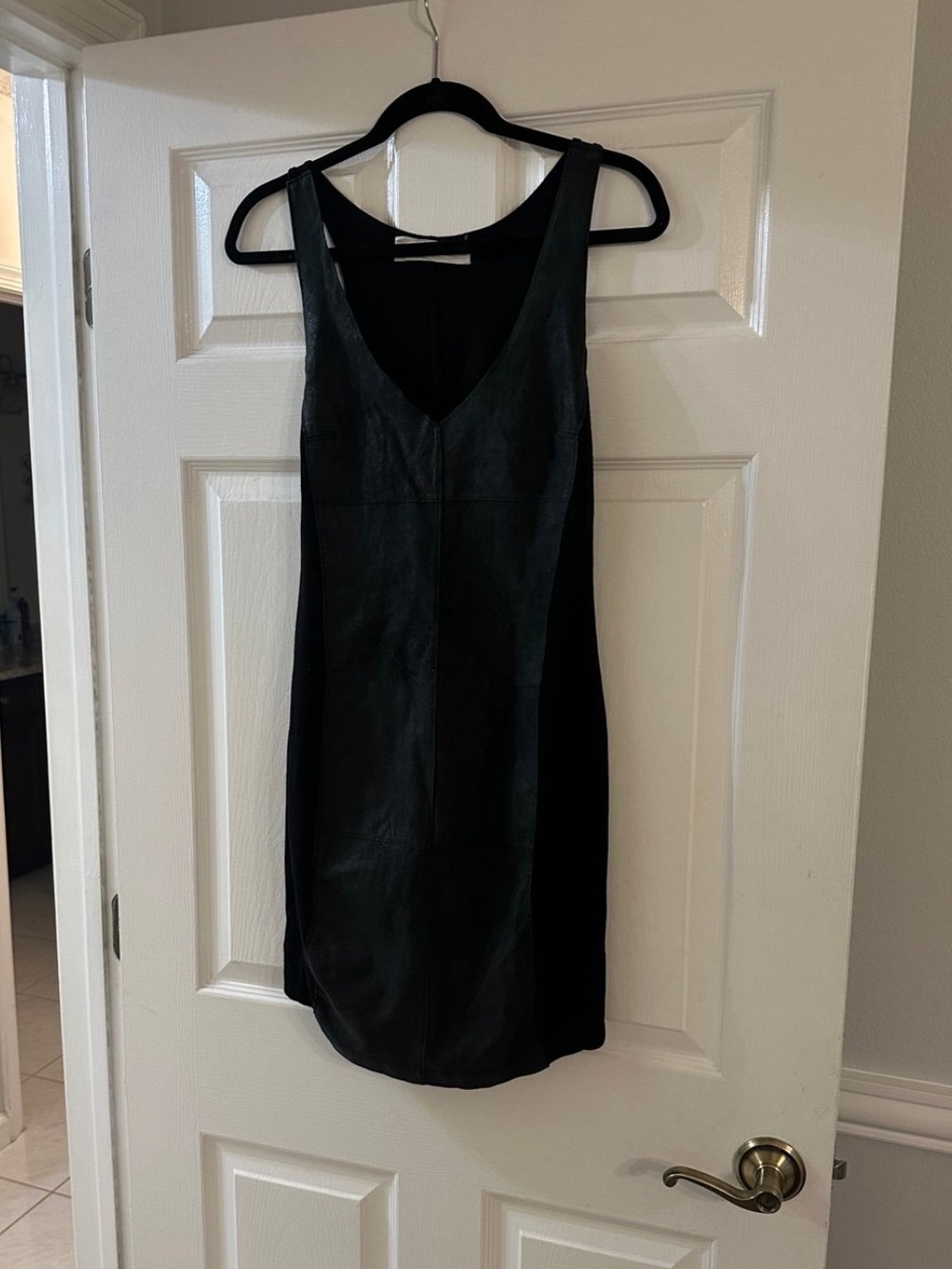 Graham & Spencer Black Faux Leather Bodycon Mini Dress Sleeveless V-Neck Women’s